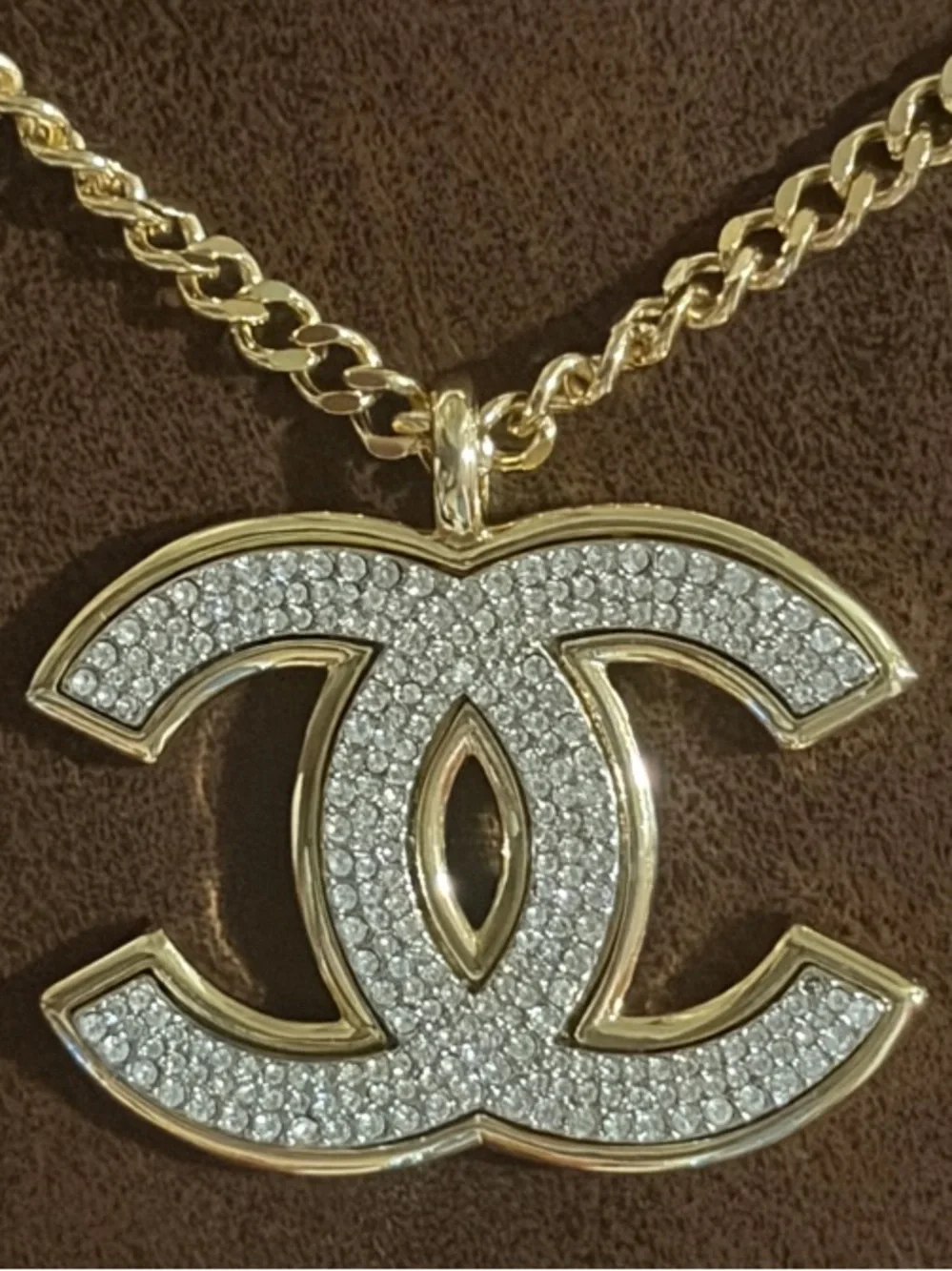 ✨🪩  🆕 CC Pendant Necklace  🪩✨